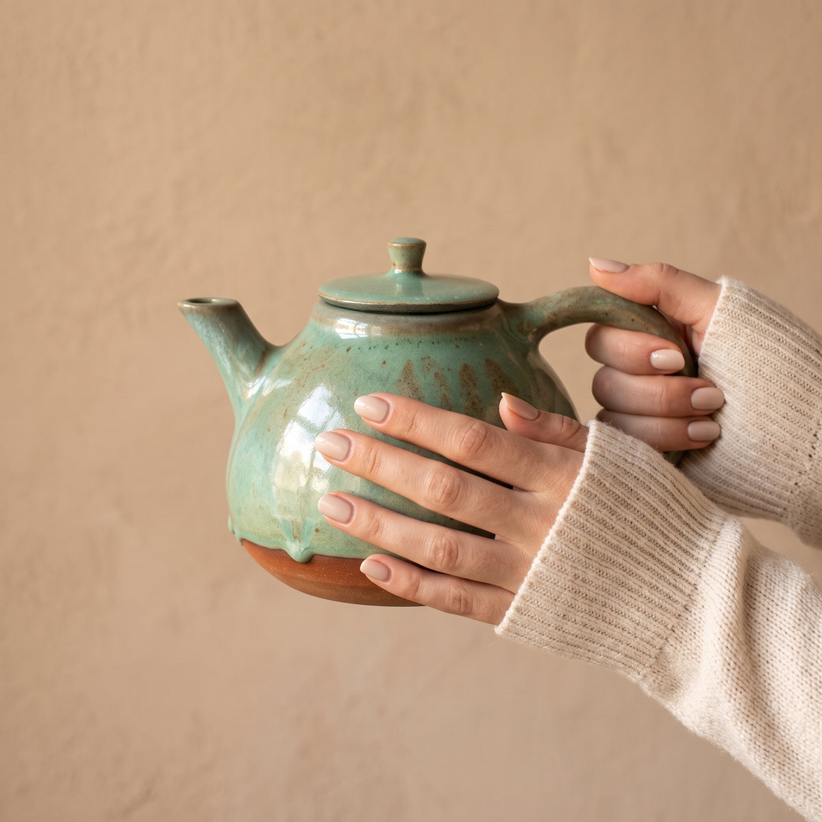 El Yapımı Stoneware Seramik Demlik & 2'li Bardak Çay Seti