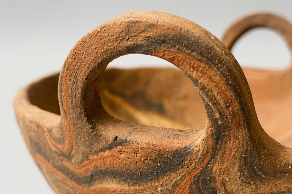 Archaic Bowl kulp yakın çekim, el yapımı stoneware detay
