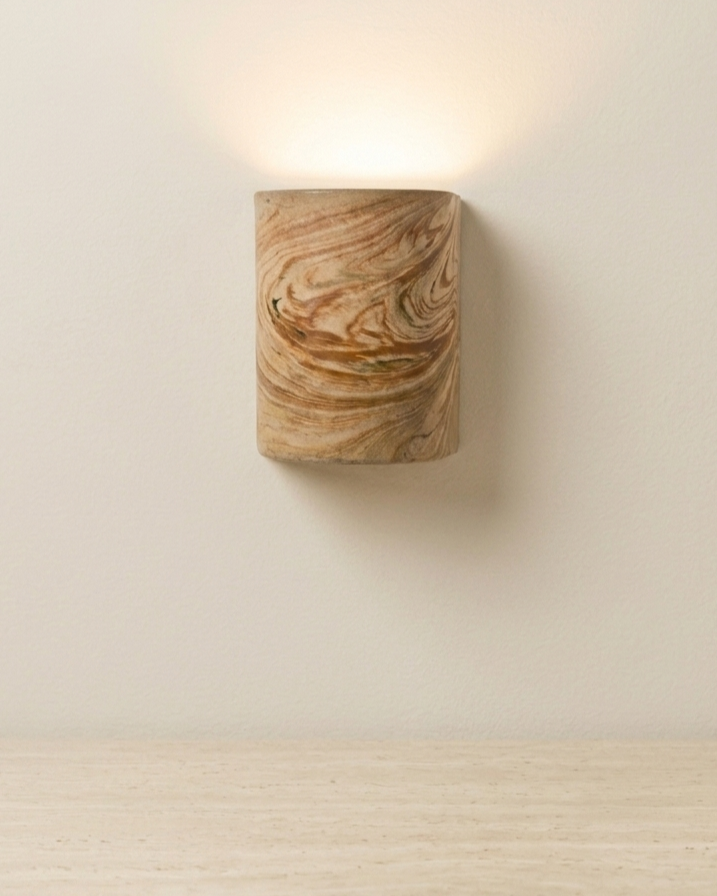 Lume Wall Sconce genel görünüm, nerikomi ebruli kahve karamel doku